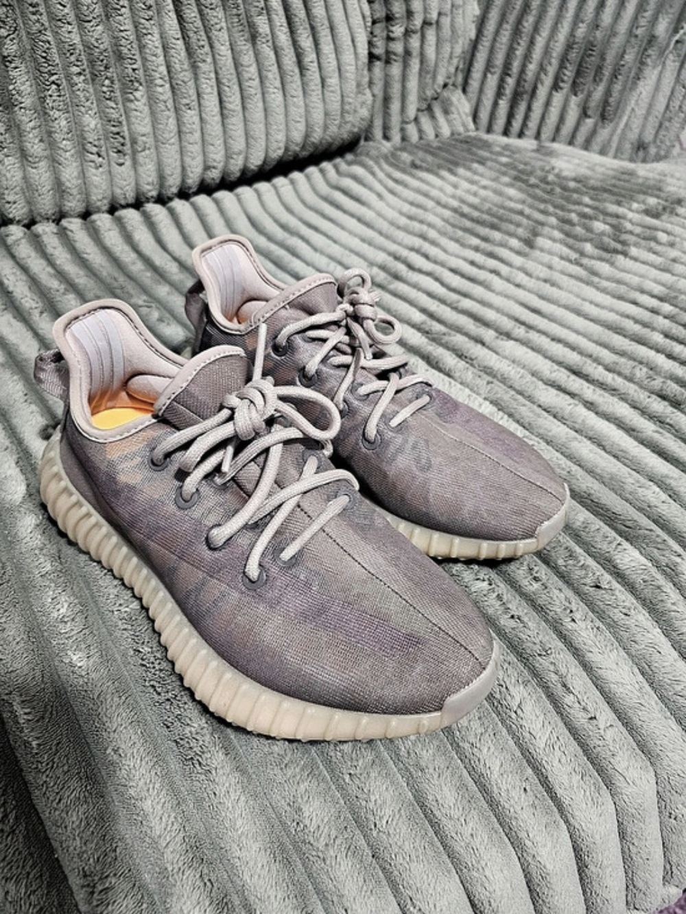adidas Yeezy Boost 350 Boost 350 Sneakers Gray & Pink US 6.5